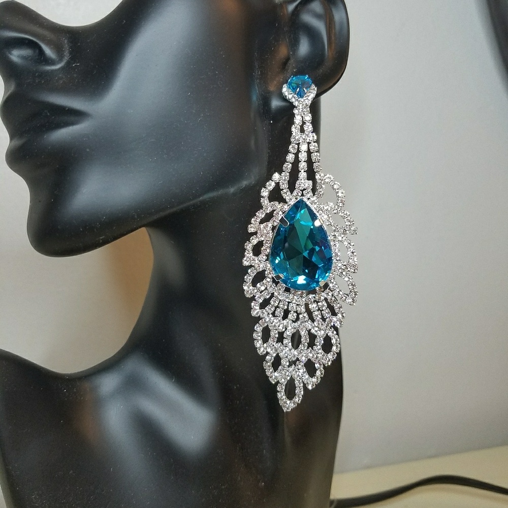 Turquoise Beauty - Picture 2 of 4